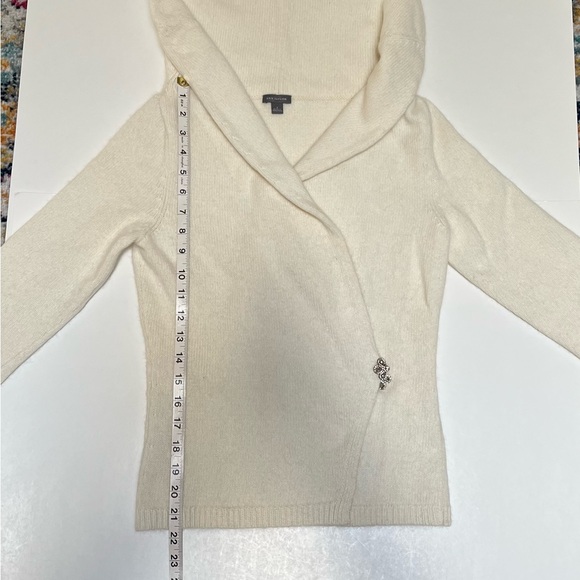Ann Taylor angora sweater, never worn - Picture 5 of 12